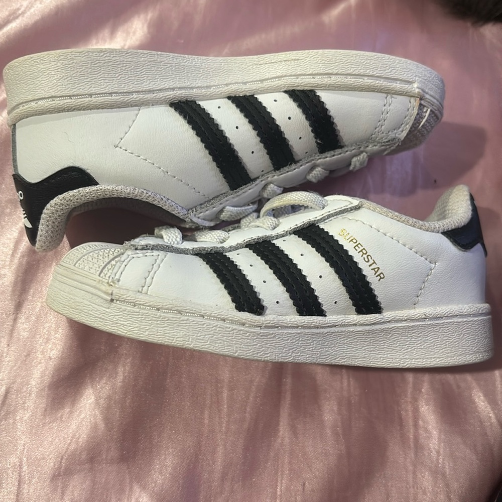 ADDIAS SUPERSTAR